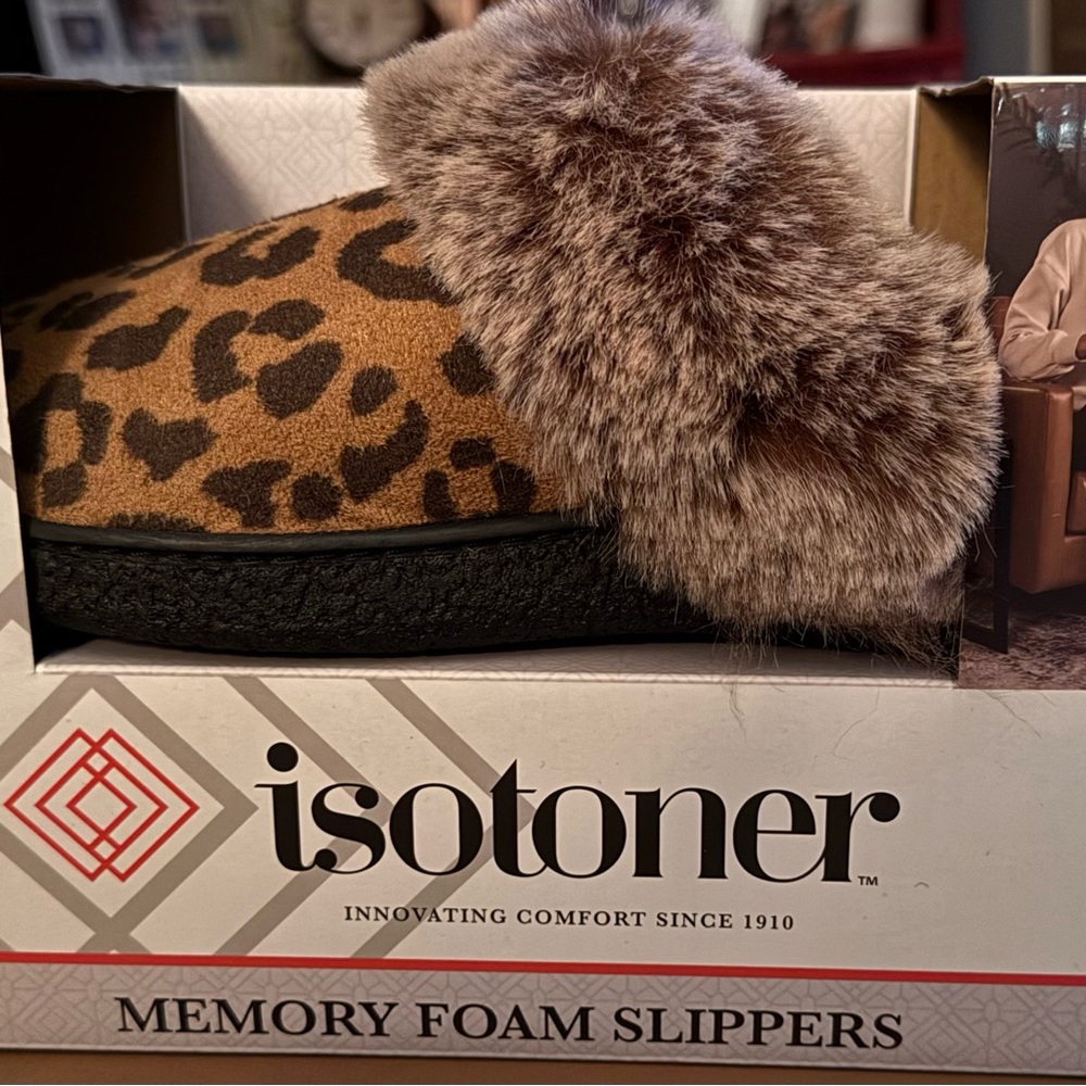 Isotoner Tan and Black Memory Foam Slippers